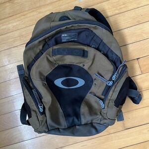 Oakley Tactical Field Gear Standard Issue Backpack Olive Black Gorpcore Bag